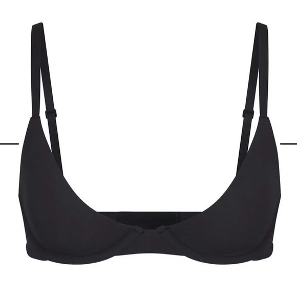 SKIMS Tan and Black Bras - Picture 12 of 13